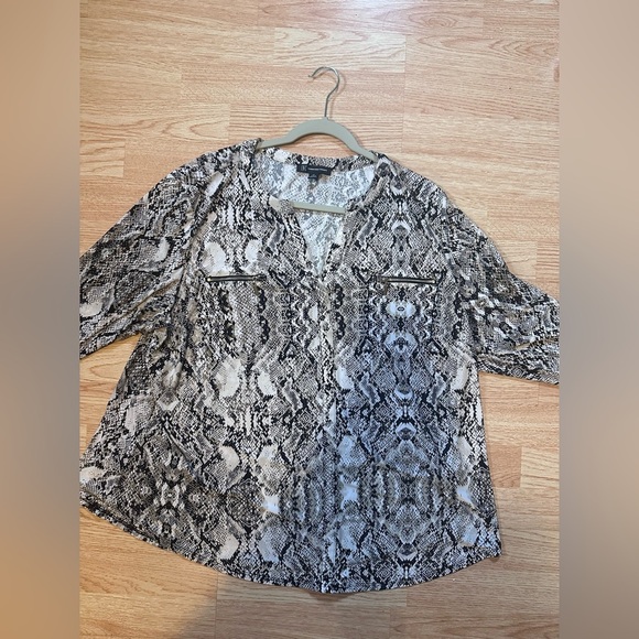 INC International Concepts Black Fitted Buttoned Blouse Plus Size 3XL - Picture 2 of 7